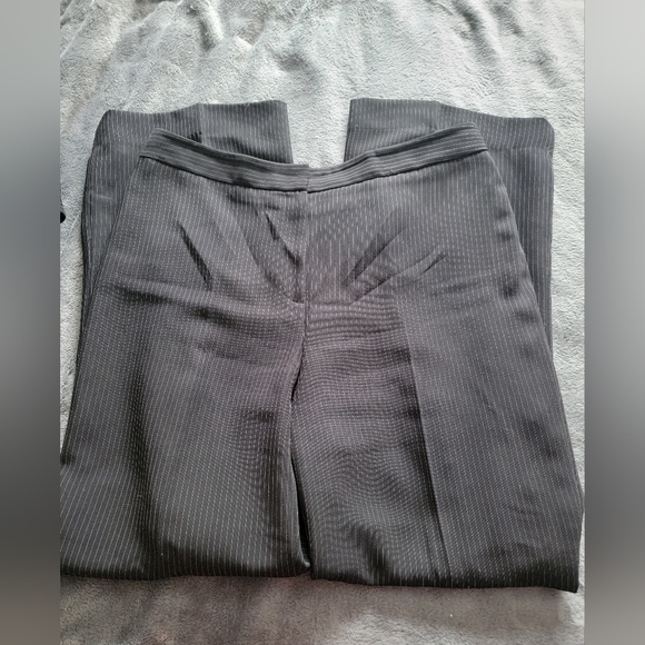 2 pc Tahari pin striped pant suit for women. Size 14. - Picture 9 of 13